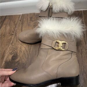 Tory Burch Women's Tan Ankle Boots with Fur Trim size 6.5